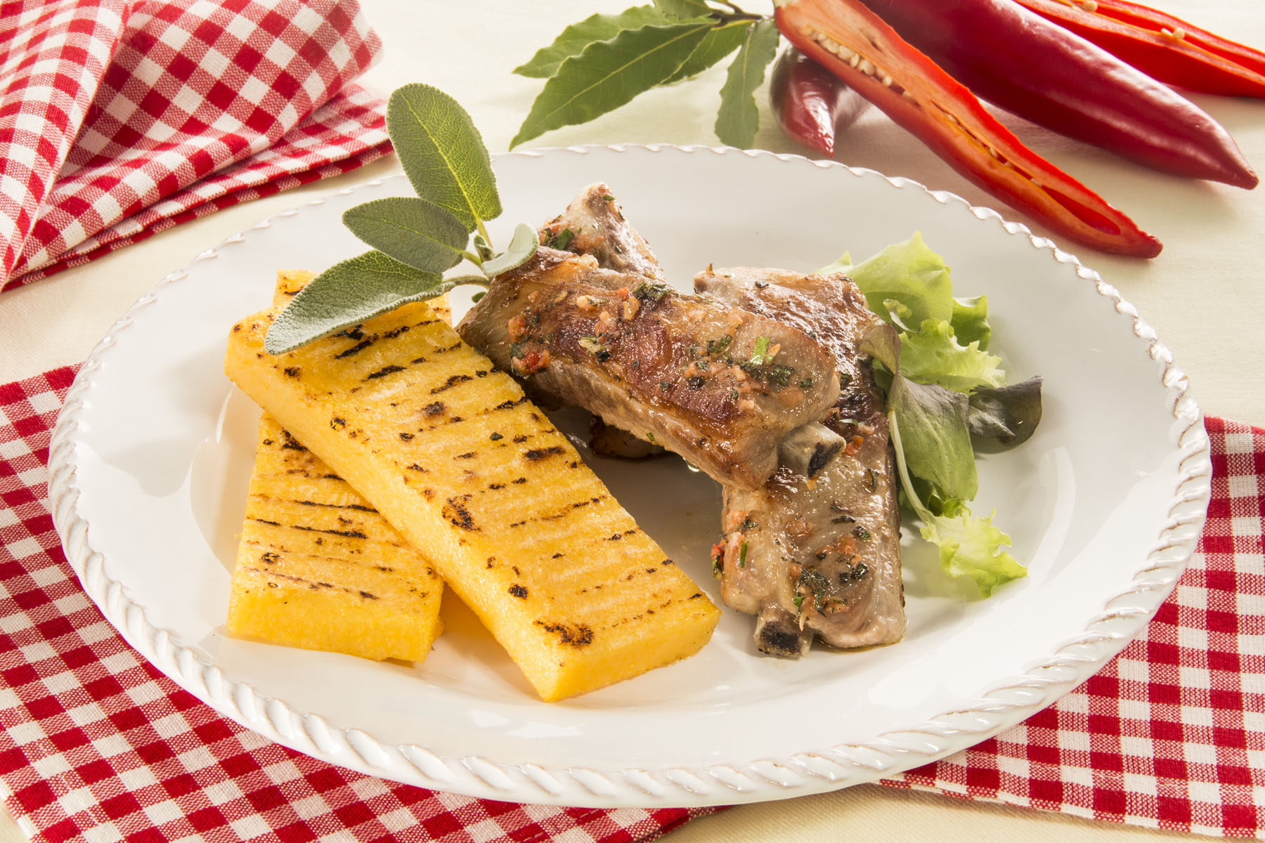 Spicy grilled spare ribs and polenta - Ricetta - Polenta Valsugana