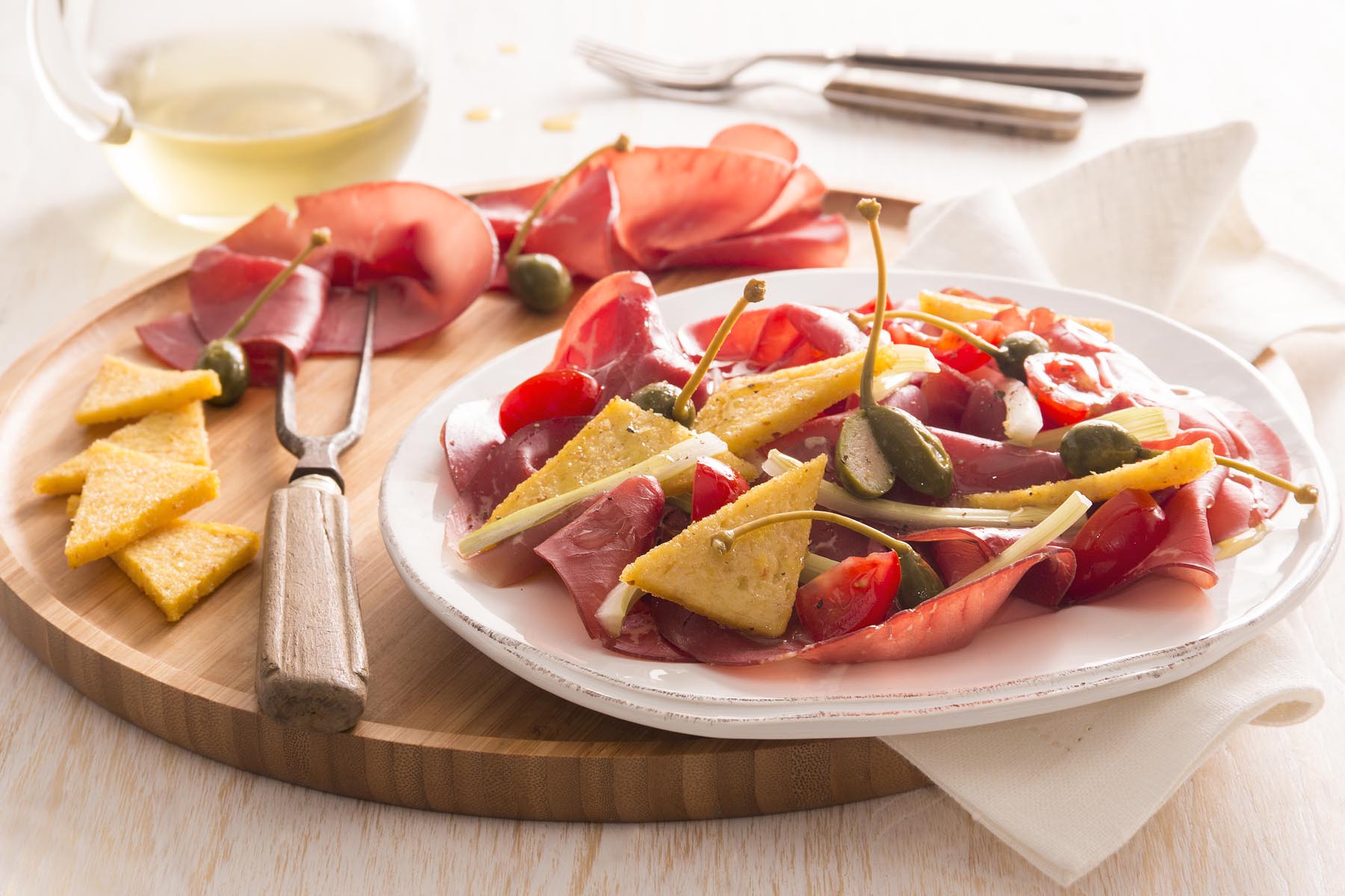 Salad with bresaola and polenta triangles - Ricetta - Polenta Valsugana
