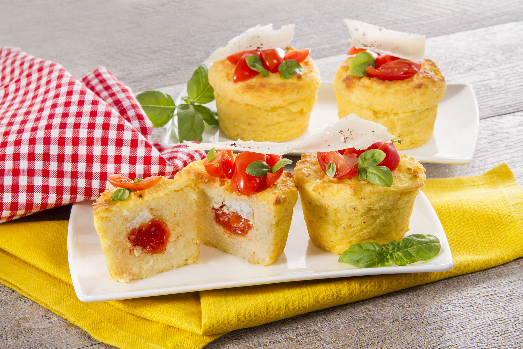 Polenta and ricotta flan filled with pecorino cheese and cherry tomatoes - Ricetta - Polenta Valsuga