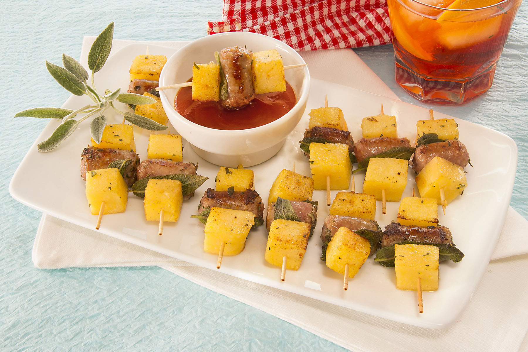 Skewers of polenta and luganega sausage - Ricetta - Polenta Valsugana