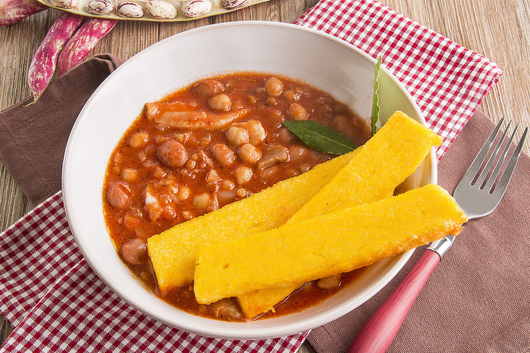 Legume and porcini mushroom soup with polenta - Ricetta - Polenta Valsugana
